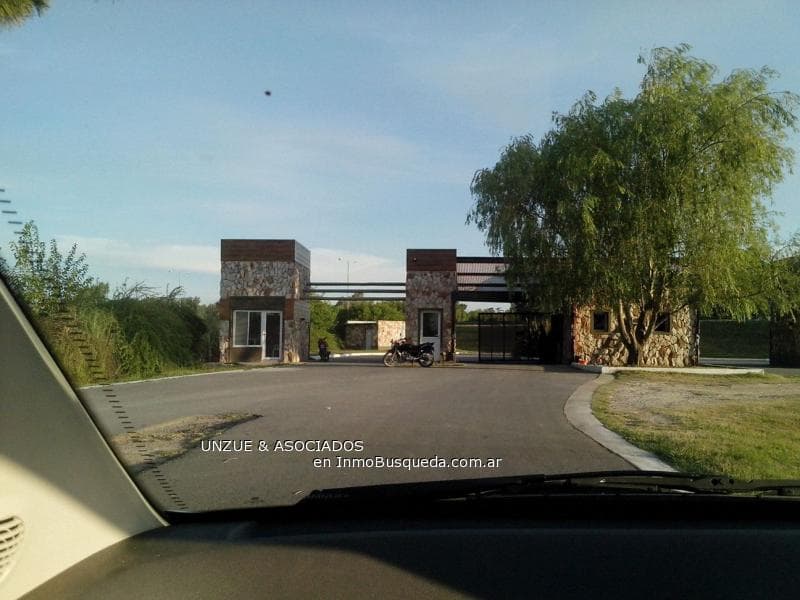 Lote en Country en Venta - 1