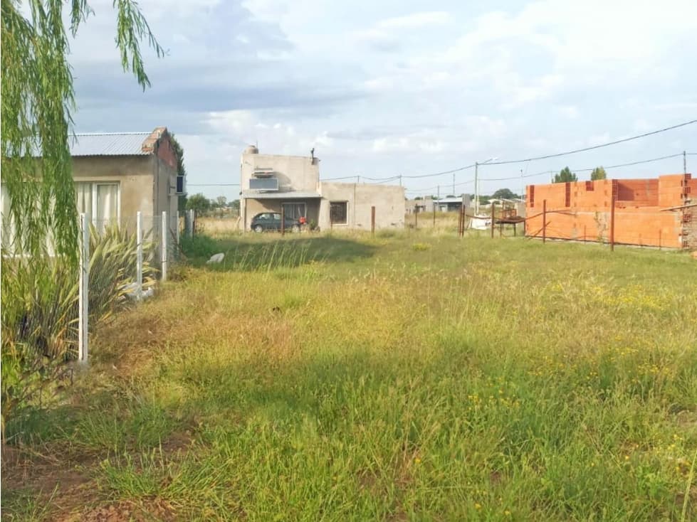 VENTA: Lote de 12x35 mts. s/calle Domingo Matheu N°718 en Macachin - 1