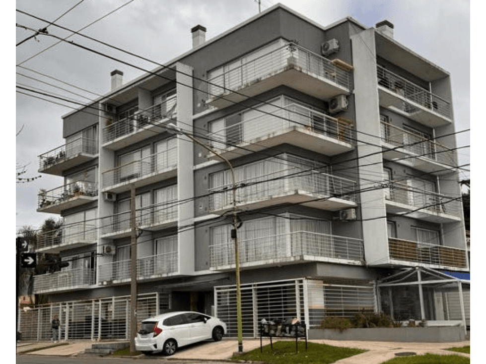 Departamento dos ambientes en zona residencial a la venta - 1