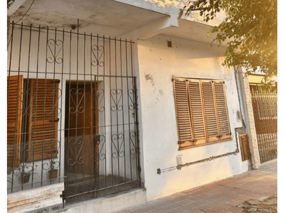 Casa en venta sobre Coletta entre Paso y Brown - 1