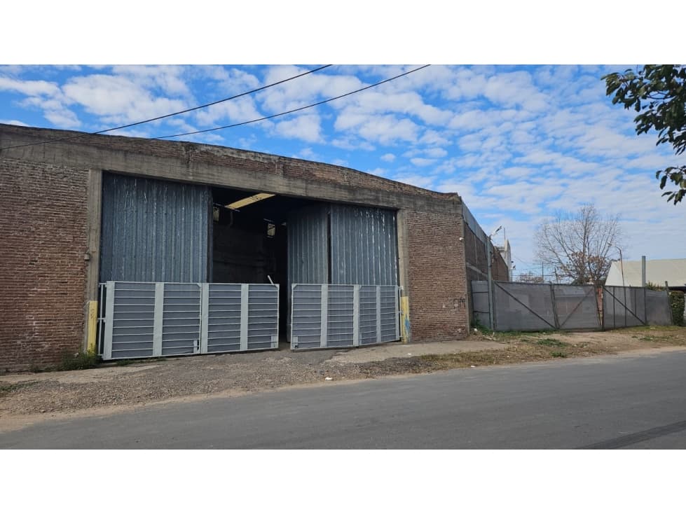 Galpon de 600 m2 con puente de grua - 1