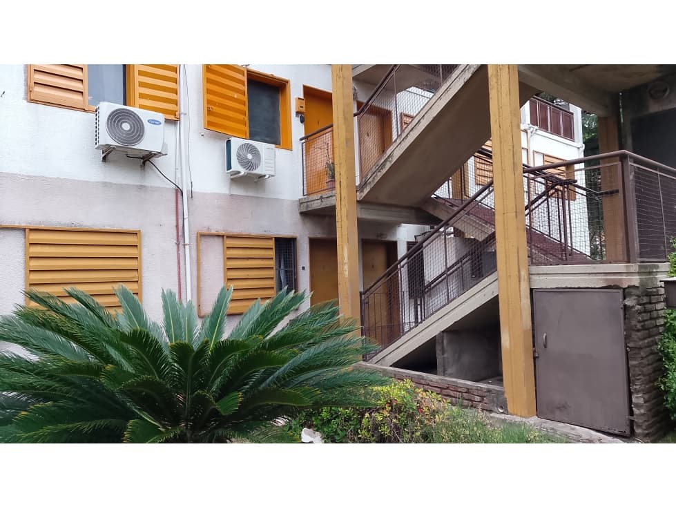 Vendo departamento en Barrio Policíal de Padua - 1