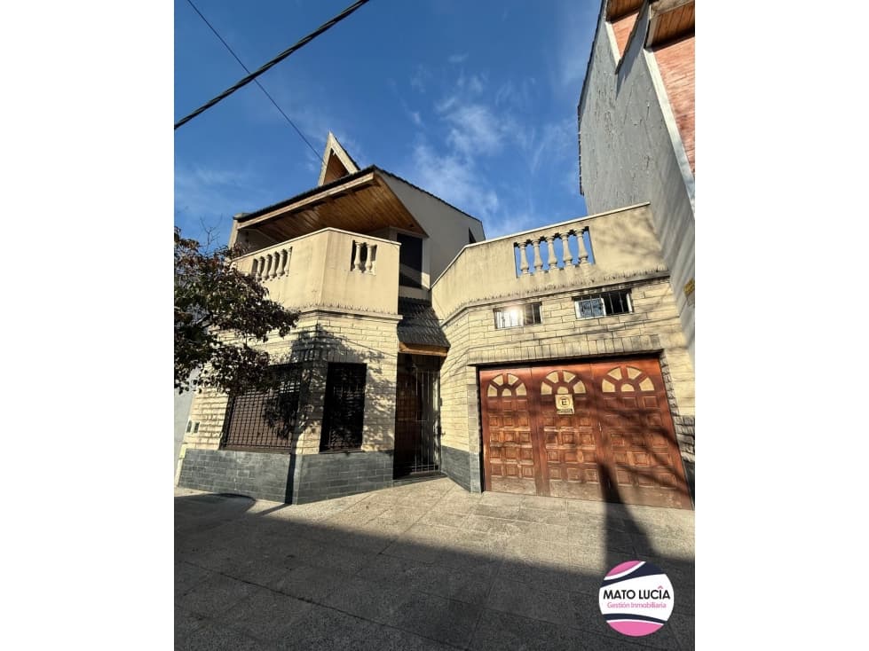 Casa en Venta - 6 Amb - Garage - Jardin - Terraza - 1