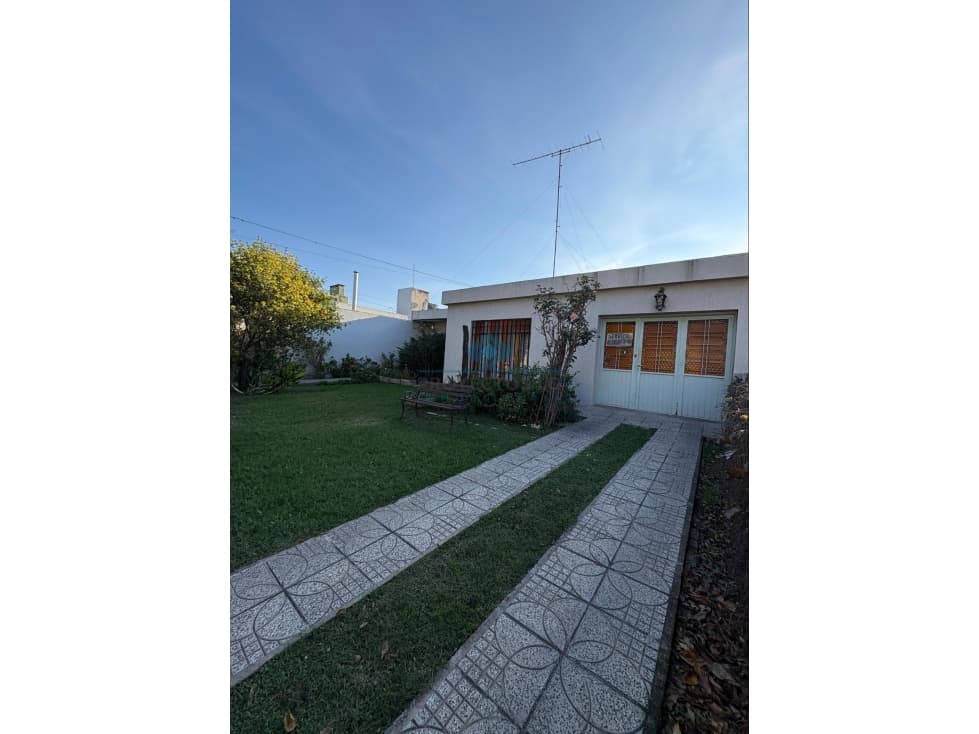 ¡OPORTUNIDAD EN JESÚS MARÍA! CASA DE 3 DORMITORIOS A METROS DEL CENTRO - 1