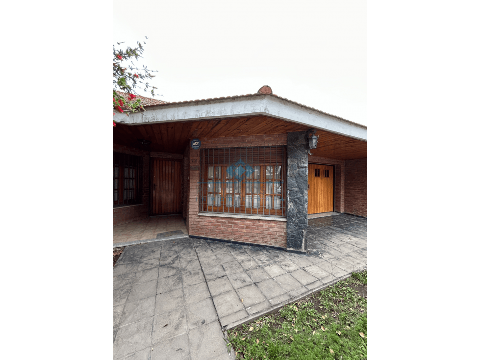 VENTA CASA 3 DORMITORIOS + AMPLIO QUINCHO JESÚS MARÍA - 1