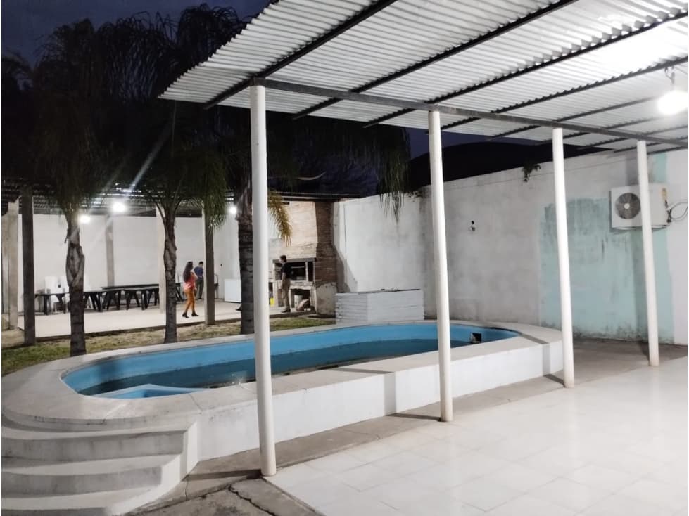 se vende casa con local comercial alquiler y piscina - 1