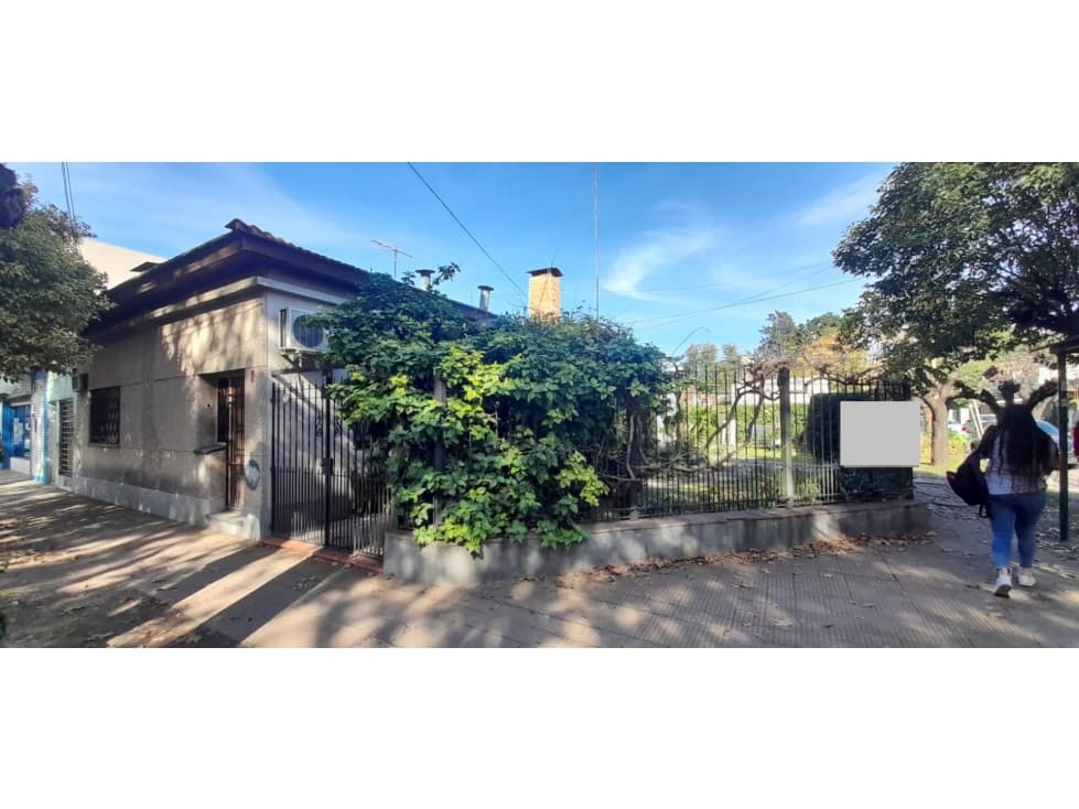 EXCELENTE PROPIEDAD SOBRE DOS TERRENOS EN VENTA. ITUZAINGO NORTE - 1