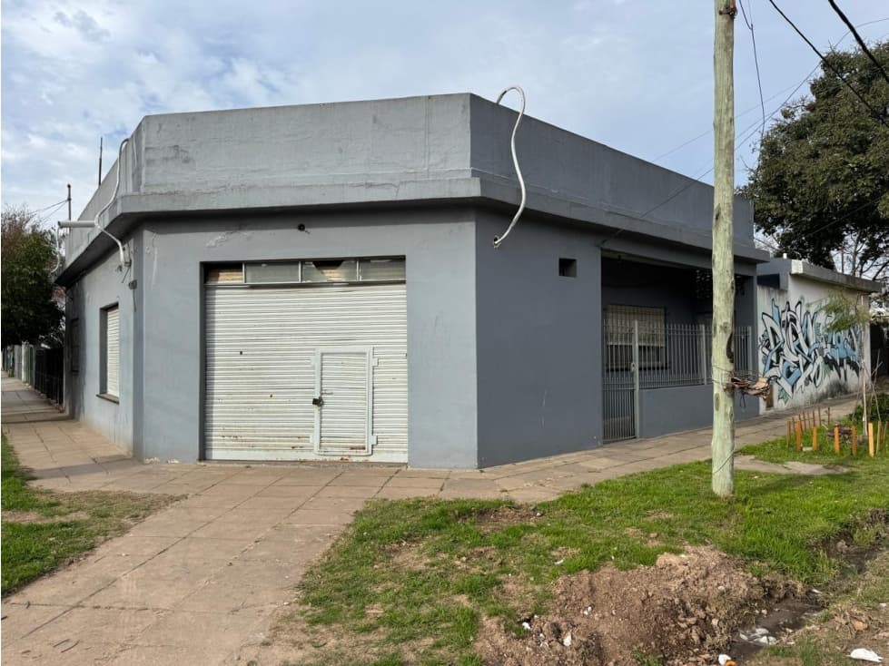 DOS CASAS Y LOCAL COMERCIAL - 1