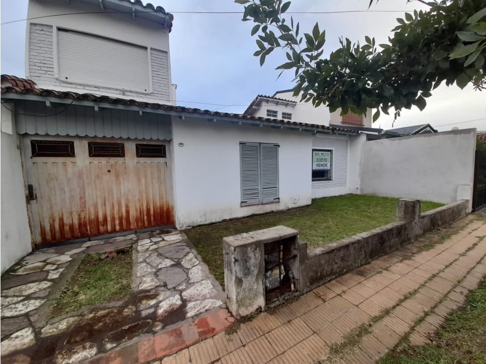 CHALET Y DEPARTAMENTO. BARRIO AERONAUTICO EN VENTA - 1