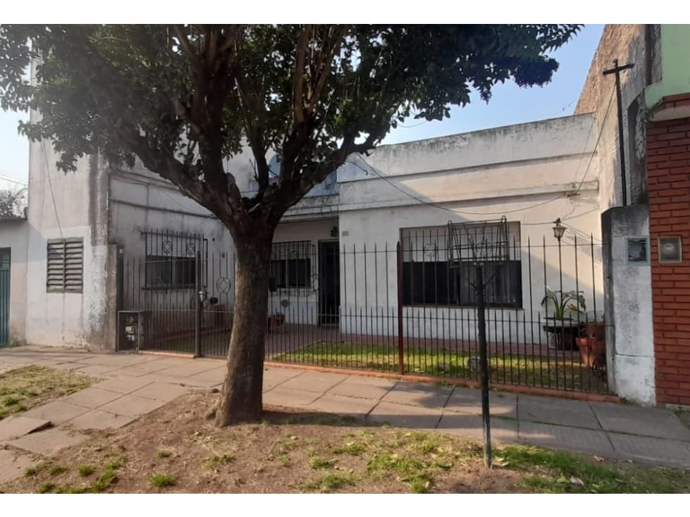 CASA Y DEPTO ITUZAINGO NORTE EN VENTA. EXCELENTE UBICACION - 1