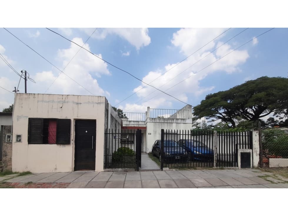 CASA AMERICANA y DEPTO DOS AMBIENTES EN VENTA. ITUZAINGO NORTE - 1