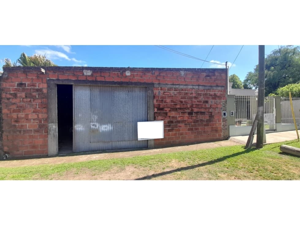 LOTE 300 MTS CON GALPON. EXCELENTE UBICACIÓN - 1