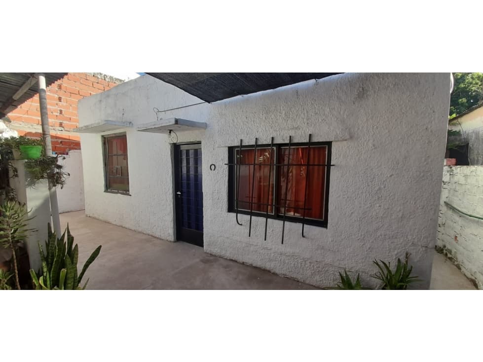 IMPECABLE CASA EN COMPLEJO HABITACIONAL. ALQUILER. ITUZAINGO NORTE - 1