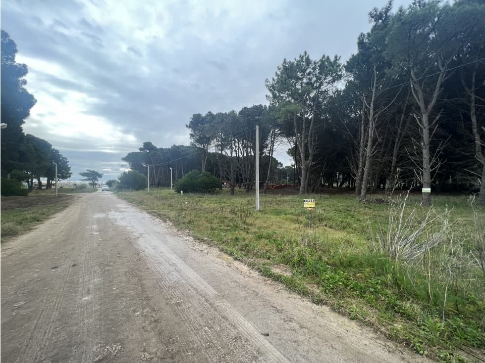 CLAROMECO-TERRENO ZONA GOLF - 20 x 40 mts. - 1