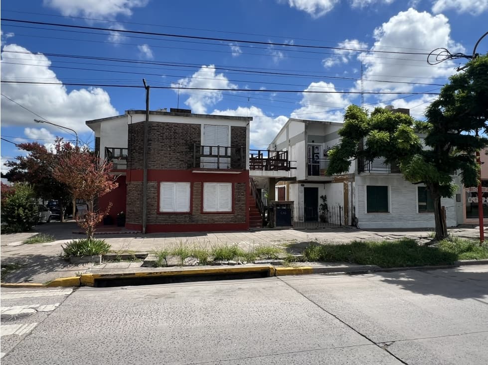 Regio Depto. en 1er Piso c/balcón y patio - 1