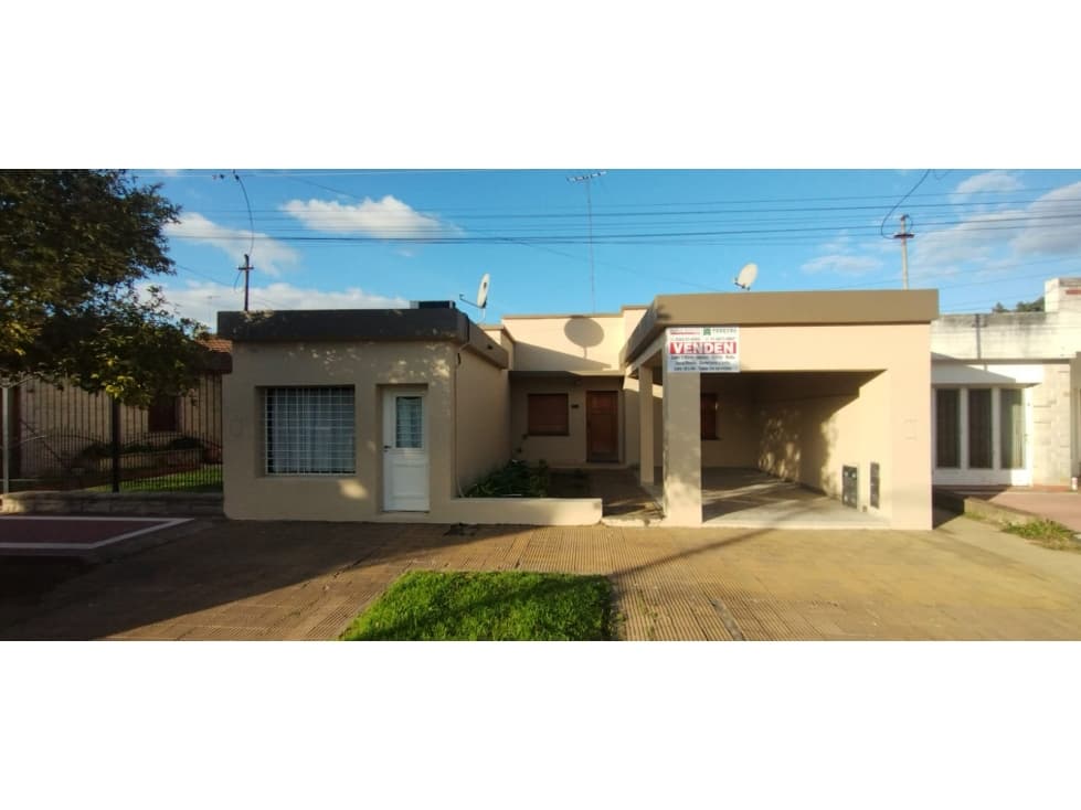 CASA CON LOCAL CENTRICA - 1