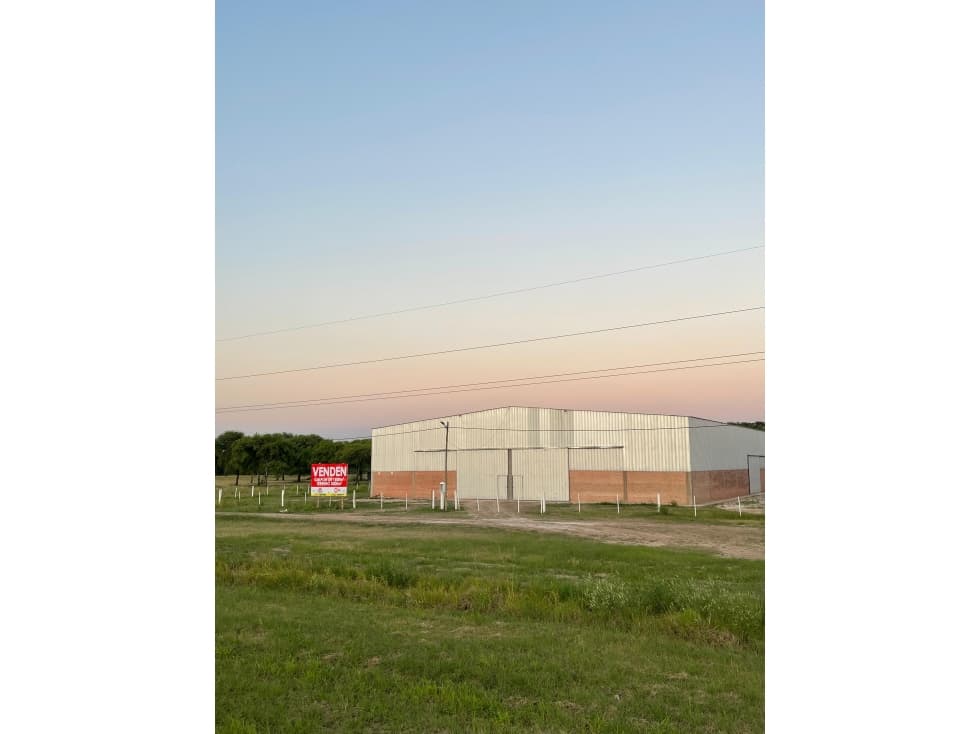 Galpón 1500m2 sobre ruta 11 a estrenar!! - 1