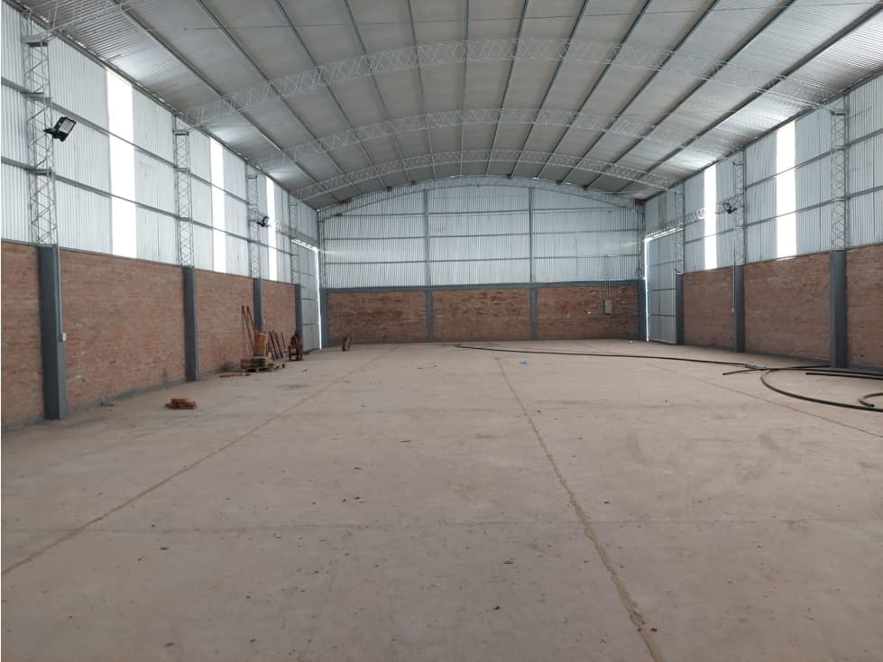 Galpón a estrenar sobre autovía Ruta 16 en venta! - 1