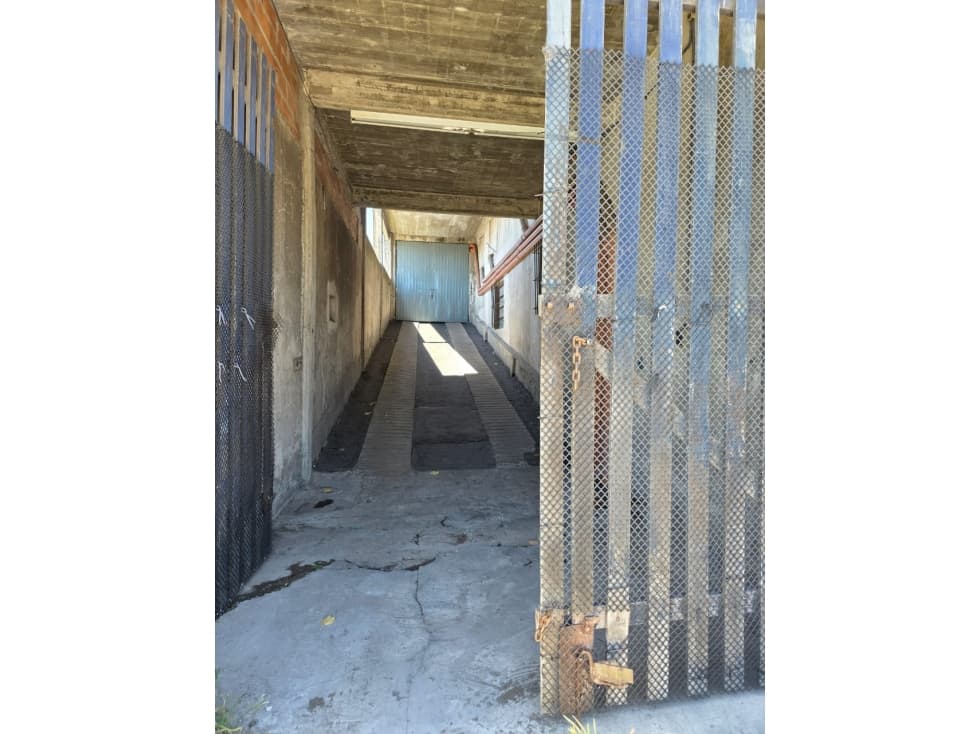GALPON EN PLANTA ALTA CON 200M2 CUB IDEAL DEPOSITO - SAENZ PEÑA 300 - 1
