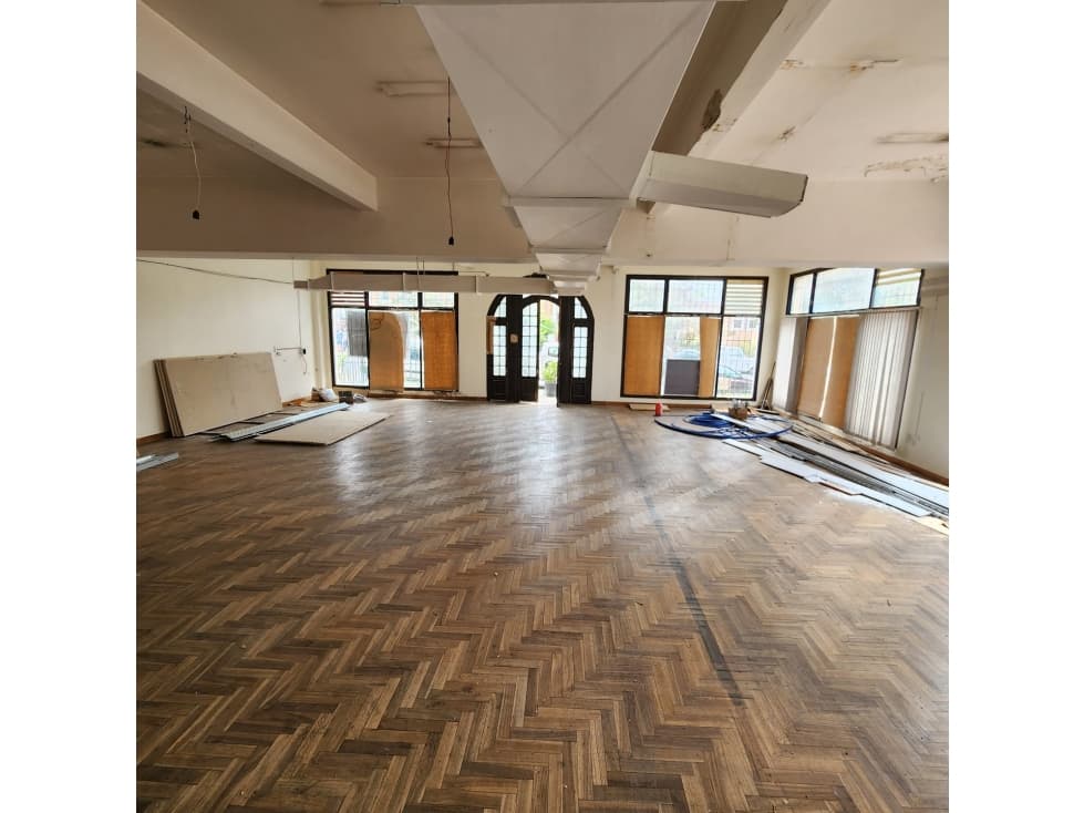 ALQUILER IMPORTANTE LOCAL SOBRE CALLE TUCUMAN - 1