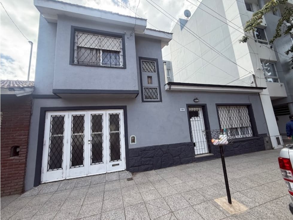 Chalet 4 ambientes en Alquiler - 1