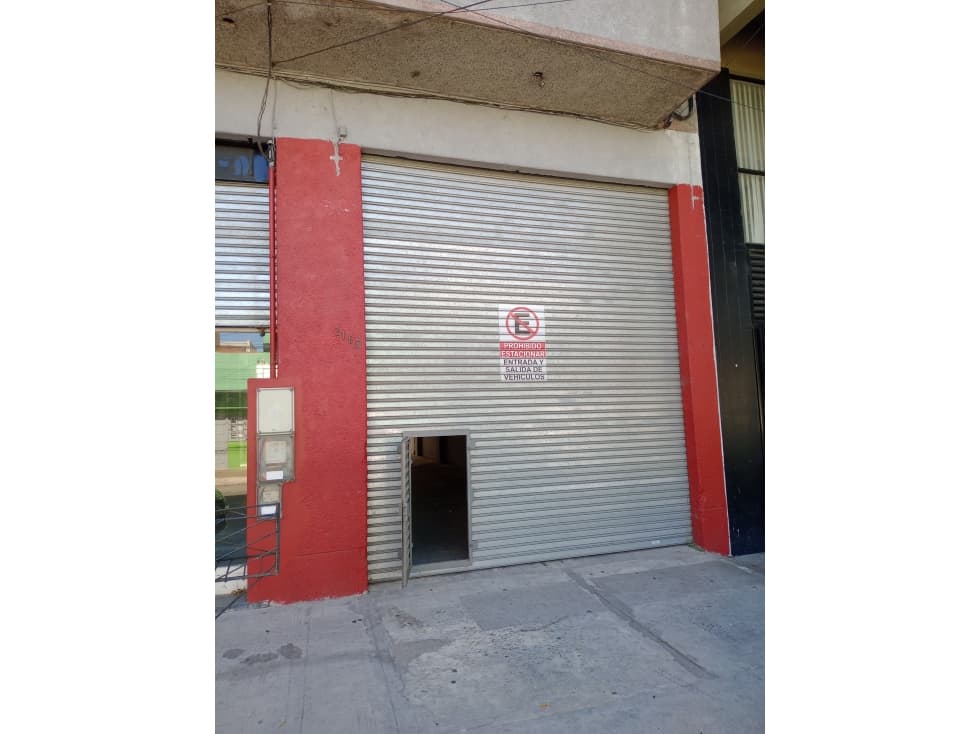 Galpon/Deposito sobre calle San Juan e/Av. Colon y Bolivar - 1
