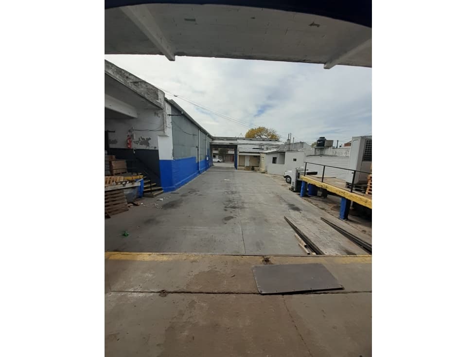 VENTA GALPON 1050 M2 SOBRE TRES LOTES UNIFICADOS - 1