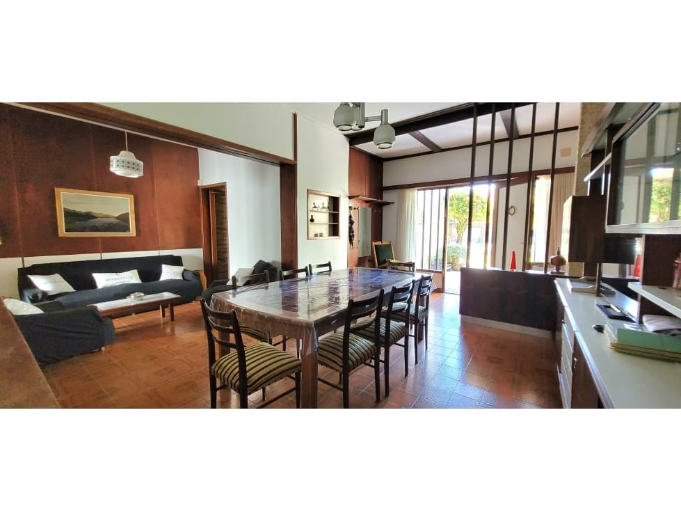 ALQUILER IMPORTANTE CHALET 4 AMBIENTES USO PROFESIONAL y/o FAMILIAR - 1