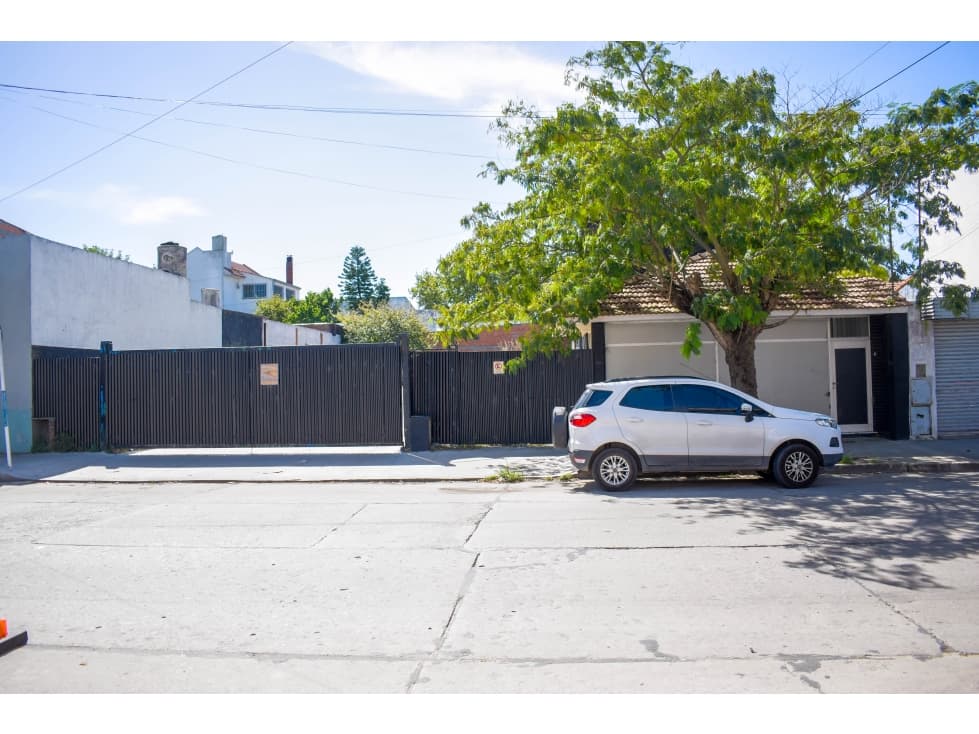 Depósito + Local + Lote - Alberti y Chile - 1