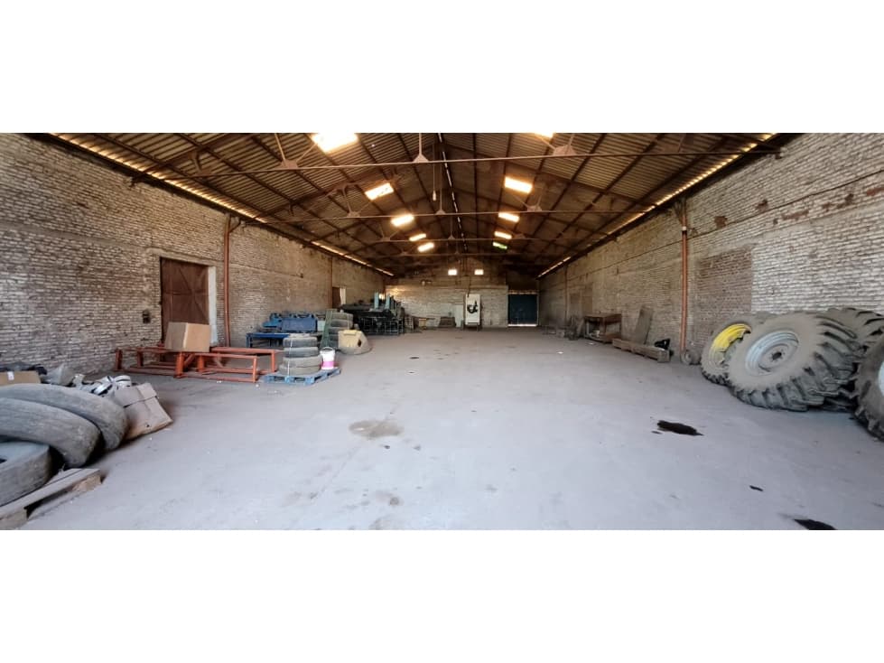 Importante propiedad en excelente ubicación - 1