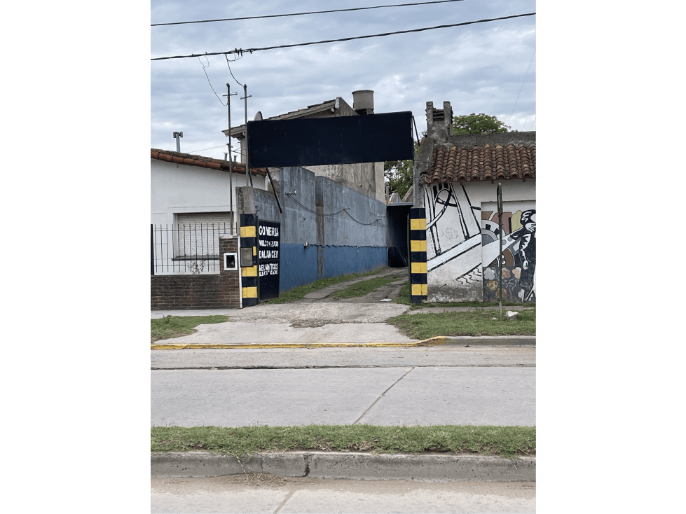 taller, galpon lavadero gomeria sobre Av 75 entre 68 y 70 - 1