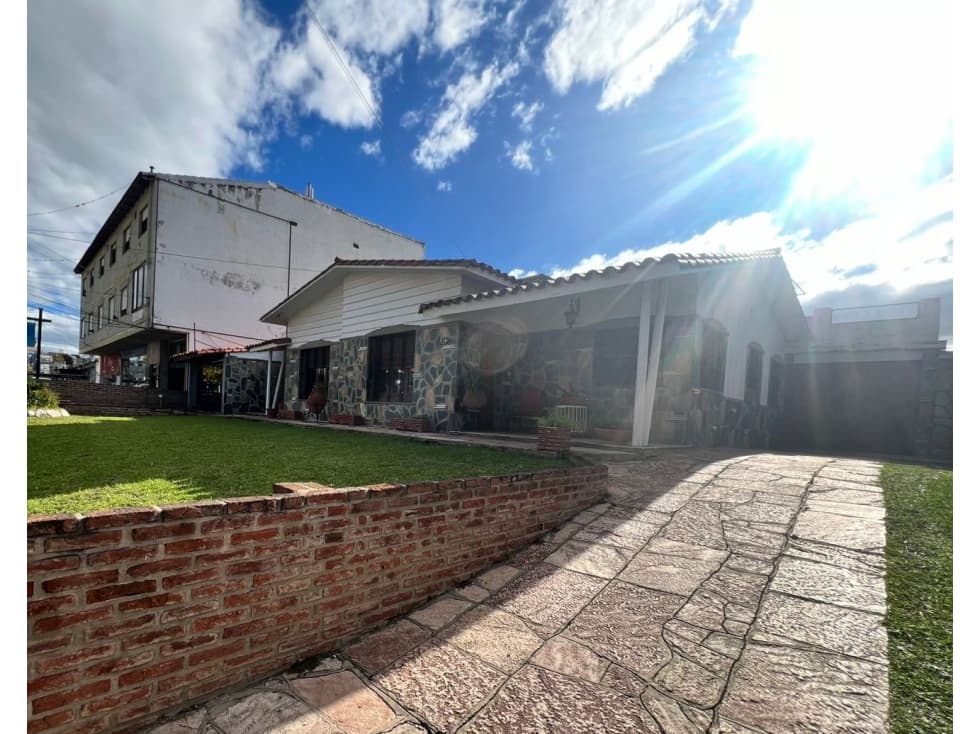 ALQUILER COMPLEJO DE CASA Y DOS DPTOS CENTRO VILLA CARLOS PAZ - 1