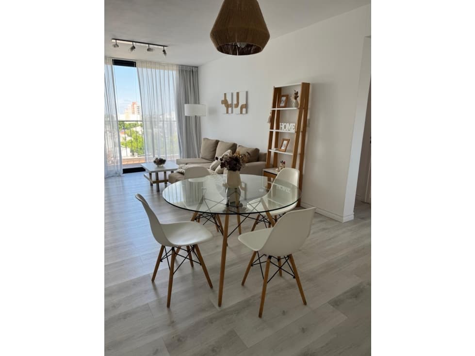 VENTA SEMIPISO 2 AMB CON VESTIDOR Y COCHERA 17 e/ 43 Y 44 LA PLATA - 1