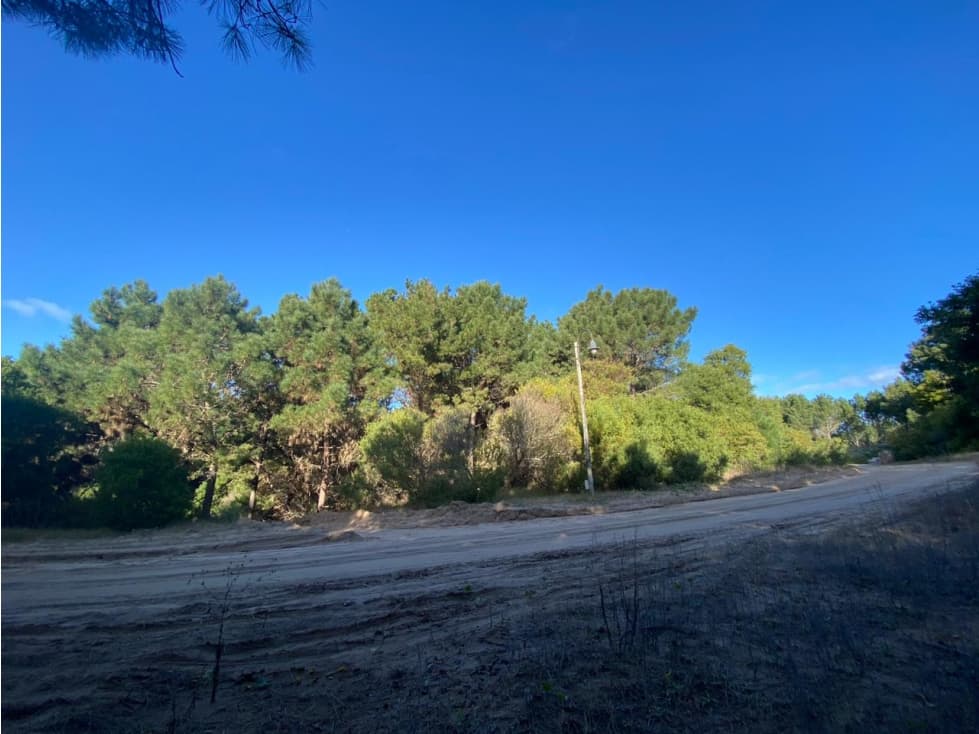 LOTE EN VENTA EN COSTA ESMERALDA - RESIDENCIAL I 142 - 1