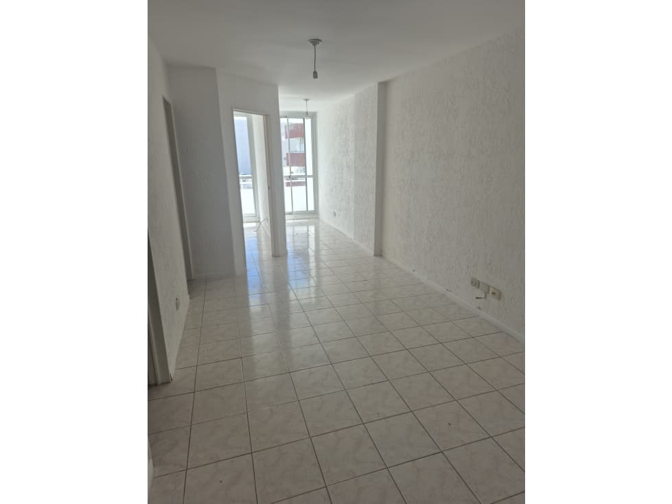SANTA ROSA 930, fte plaza Colon,piso alto,c/balcon,impecable - 1