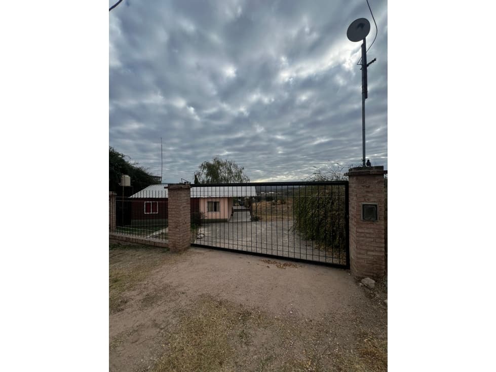 OPORTUNIDAD SE VENDE LOTE + CASA PRE FABRICADA SOBRE RUTA 28 - 1