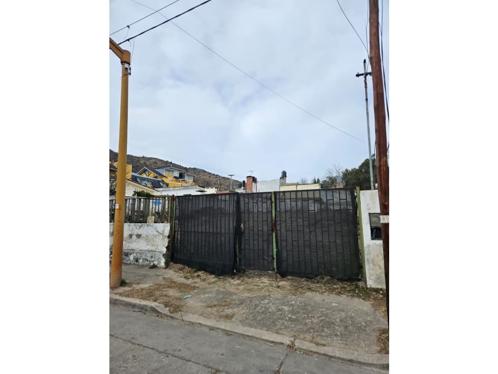 SE VENDE LOTE EN BARRIO MALVINAS - 1
