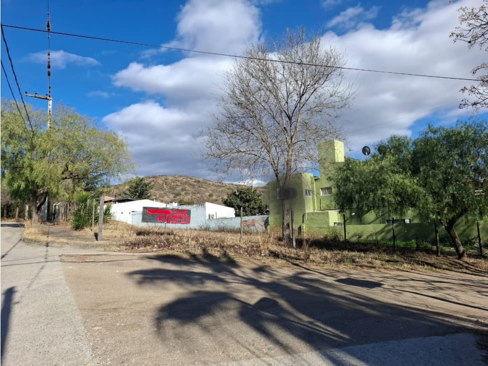 SE VENDE LOTE EN VILLA DEL LAGO A METROS DEL DIQUECITO - 1