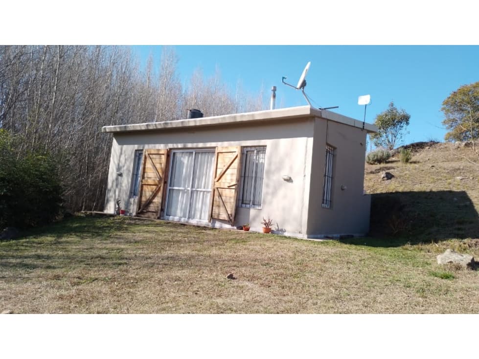 SE VENDE CASA EN YACANTO DE CALAMUCHITA A POCAS CUADRAS DEL CENTRO - 1