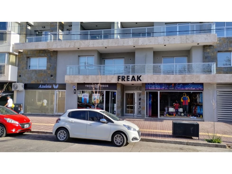 SE VENDE ESTUDIO EN IMPORTANTE ZONA - 1