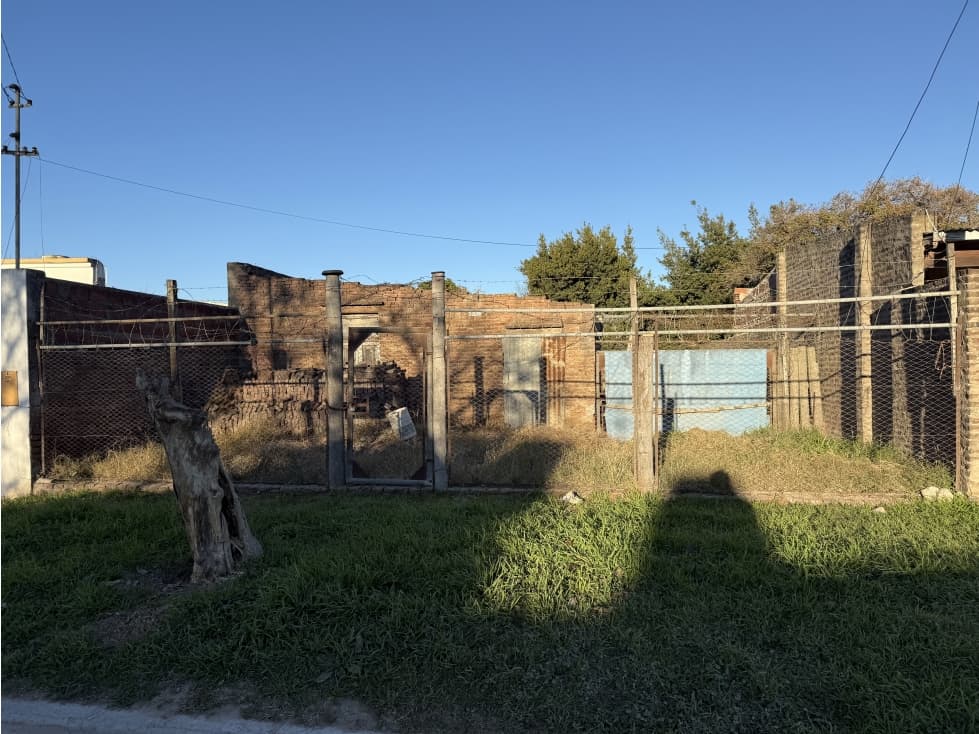 Lote sobre Castelli - 1