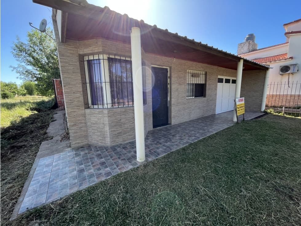 Vendo Casa con amplio terreno en Herrera, Entre Ríos. - 1