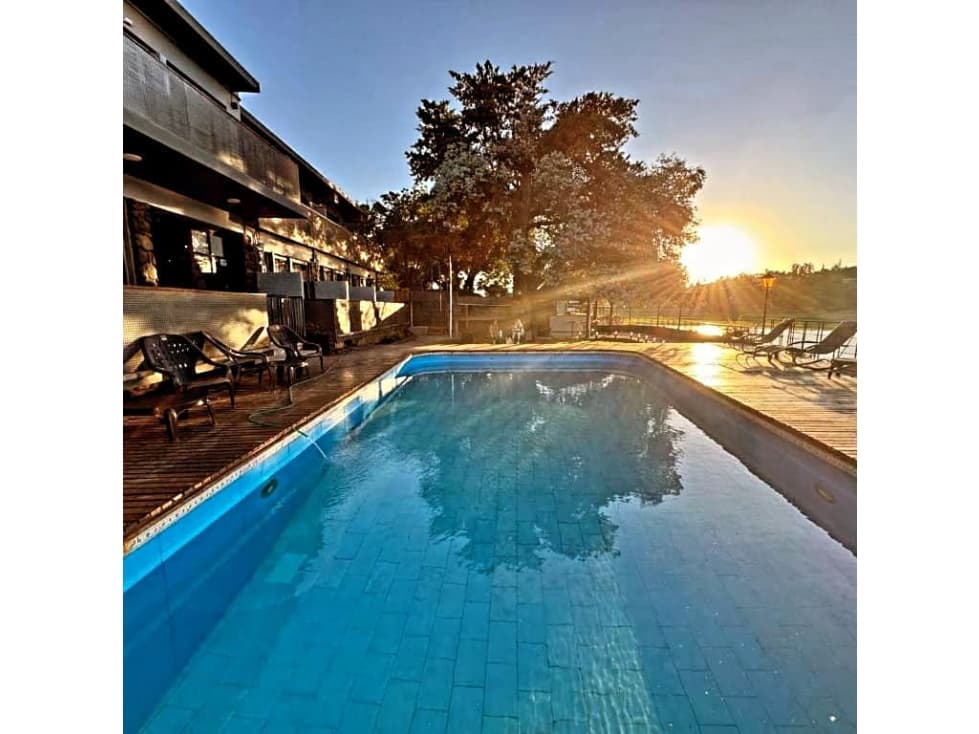 VENTA hotel a orillas del lago con la mejor vista, Villa Carlos Paz - 1