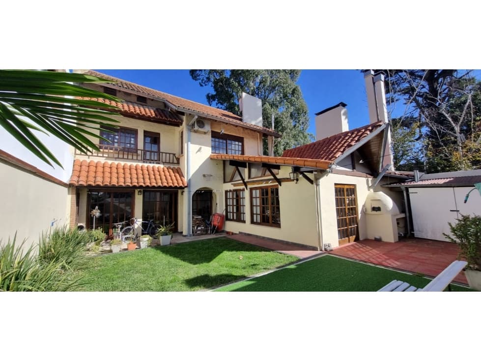 CHALET EN SAN GERONIMO IMPECABLE 4 AMB. - 1