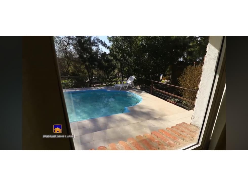 CASA DE 4 AMBIENTES CON PILETA EN LO MEJOR DE SIERRA DE LOS PADRES - 1