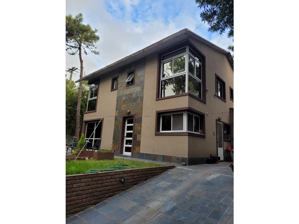 VENTA Casa 3 Amb. Mas 2 Dptos. 2 y 3 amb. -Todos los servicios!!! - 1