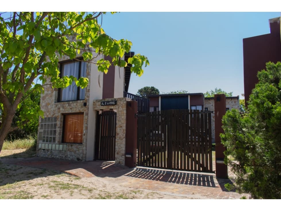 En Venta Complejo de dptos. con piscina!! Impecable estado - 1