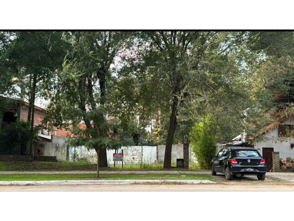 LOTE COMERCIAL EN OSTENDE CON PLANOS PARA CONSTRUIR - 1