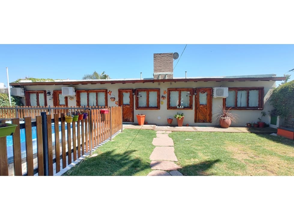 Se vende complejo de cabañas en centro Villa Carlos Paz - 1