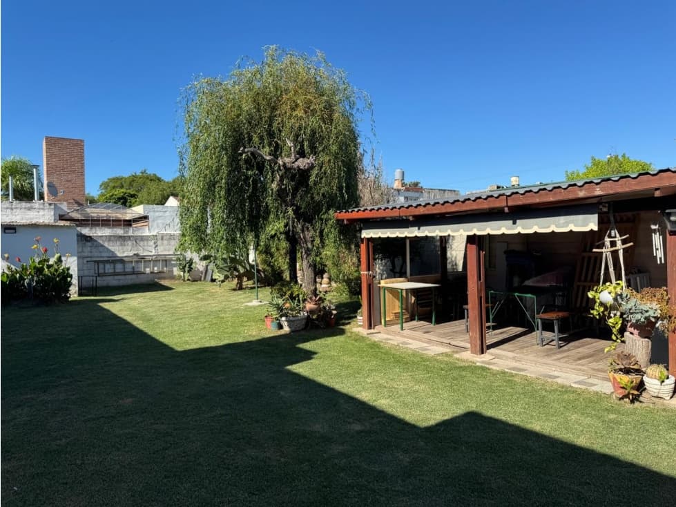 Casa 3 dorm Amplio Patio cerca de P Sarmiento - 1